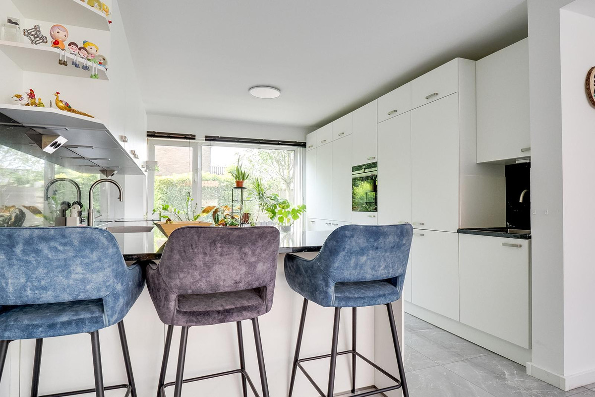 Tussenwoning te koop: Nyeveltstraat 23, De Meern