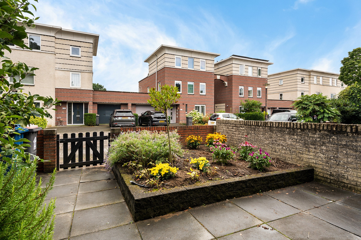 Tussenwoning te koop: Het Kasteel 91, Apeldoorn