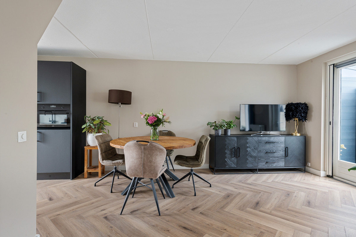 Tussenwoning te koop: Het Kasteel 91, Apeldoorn