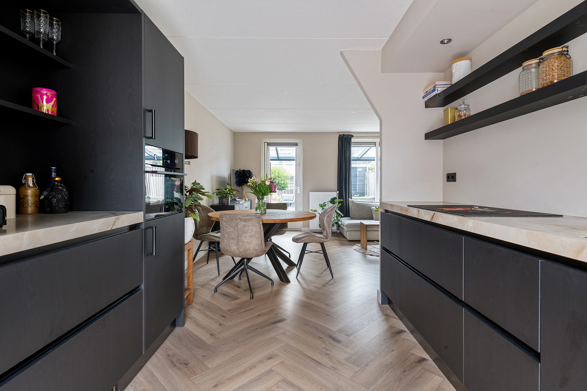 Tussenwoning te koop: Het Kasteel 91, Apeldoorn