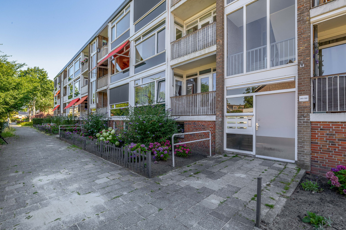 Appartement te koop: Van Iddekingeweg 184, Groningen