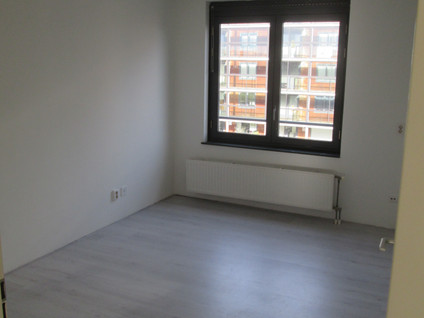 J.H. van den Broekstraat 23