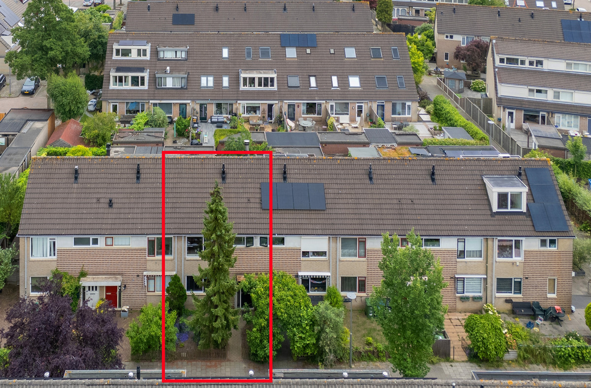 Tussenwoning te koop: Willem van der Scheepad 13, Hoogvliet Rotterdam