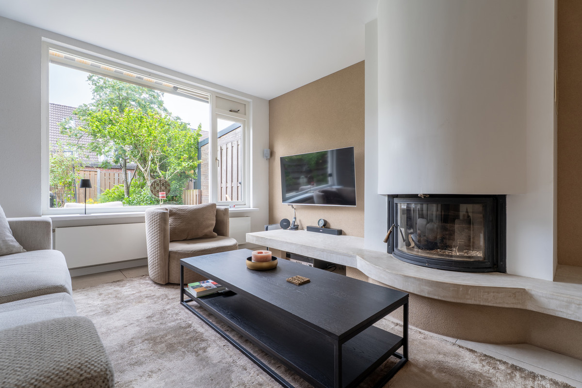 Tussenwoning te koop: Willem van der Scheepad 13, Hoogvliet Rotterdam