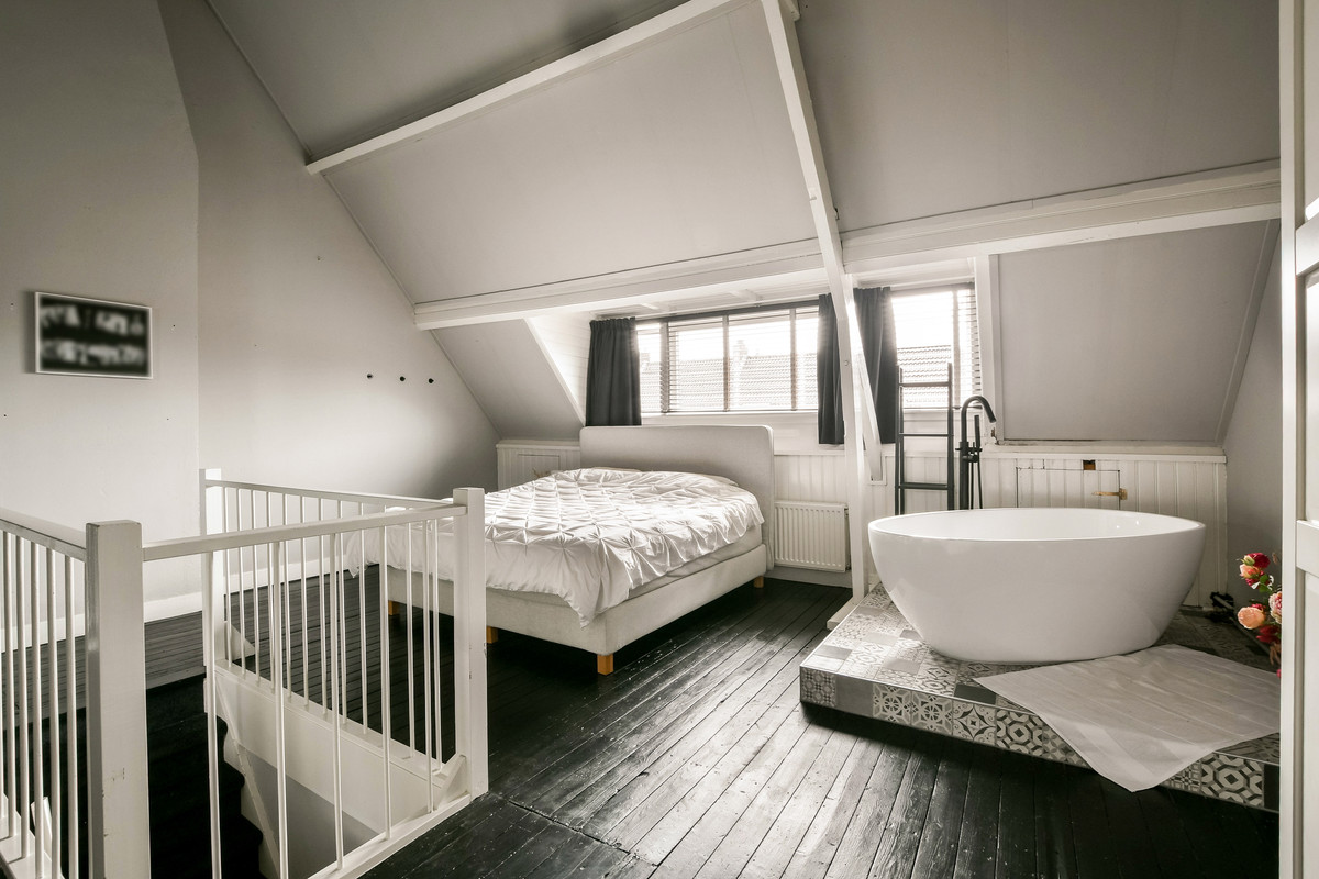 Tussenwoning te koop: Tiboel Siegenbeekstraat 11, Leiden