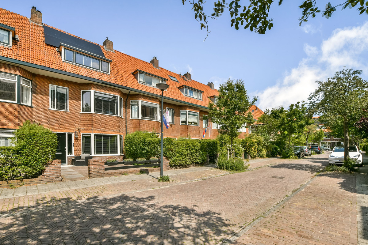Tussenwoning te koop: Tiboel Siegenbeekstraat 11, Leiden