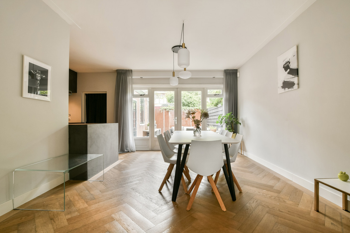 Tussenwoning te koop: Tiboel Siegenbeekstraat 11, Leiden