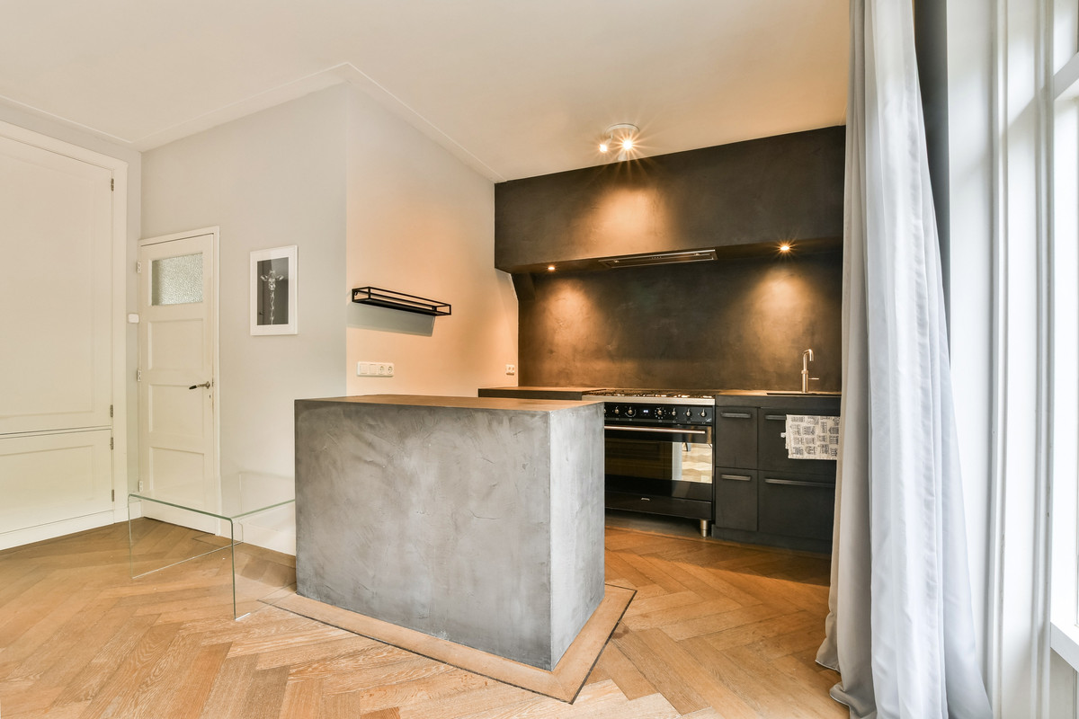 Tussenwoning te koop: Tiboel Siegenbeekstraat 11, Leiden