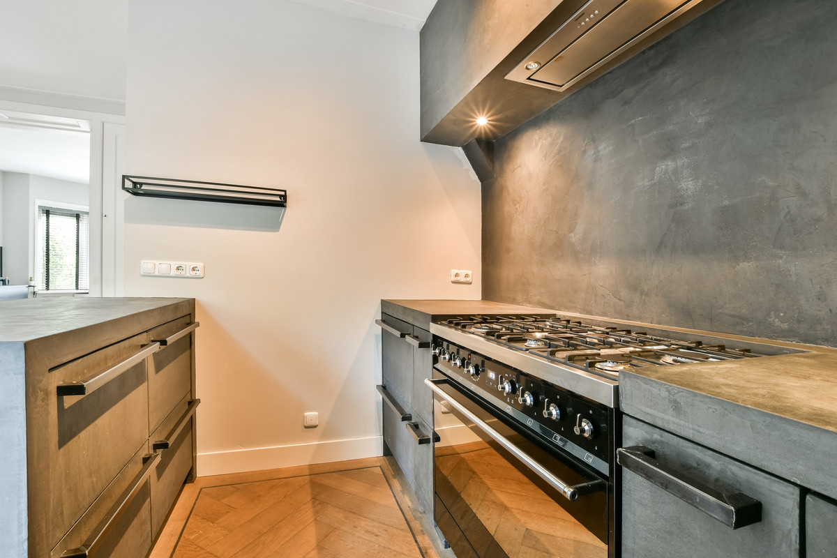 Tussenwoning te koop: Tiboel Siegenbeekstraat 11, Leiden