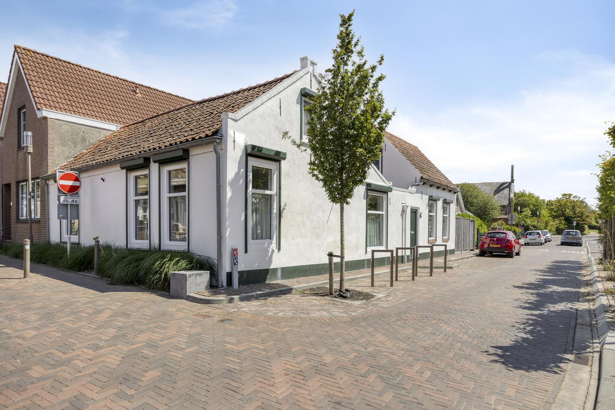 Hoekwoning te koop: Dijkstraat 13, Scharendijke