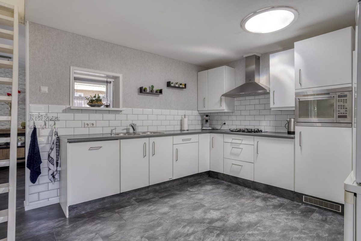 Hoekwoning te koop: Dijkstraat 13, Scharendijke