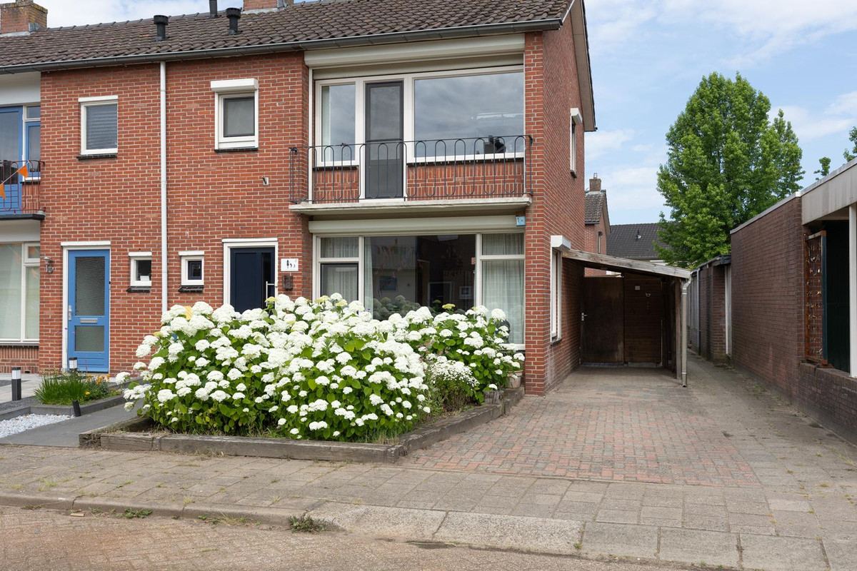 Hoekwoning te koop: Normandiestraat 2, Groenlo