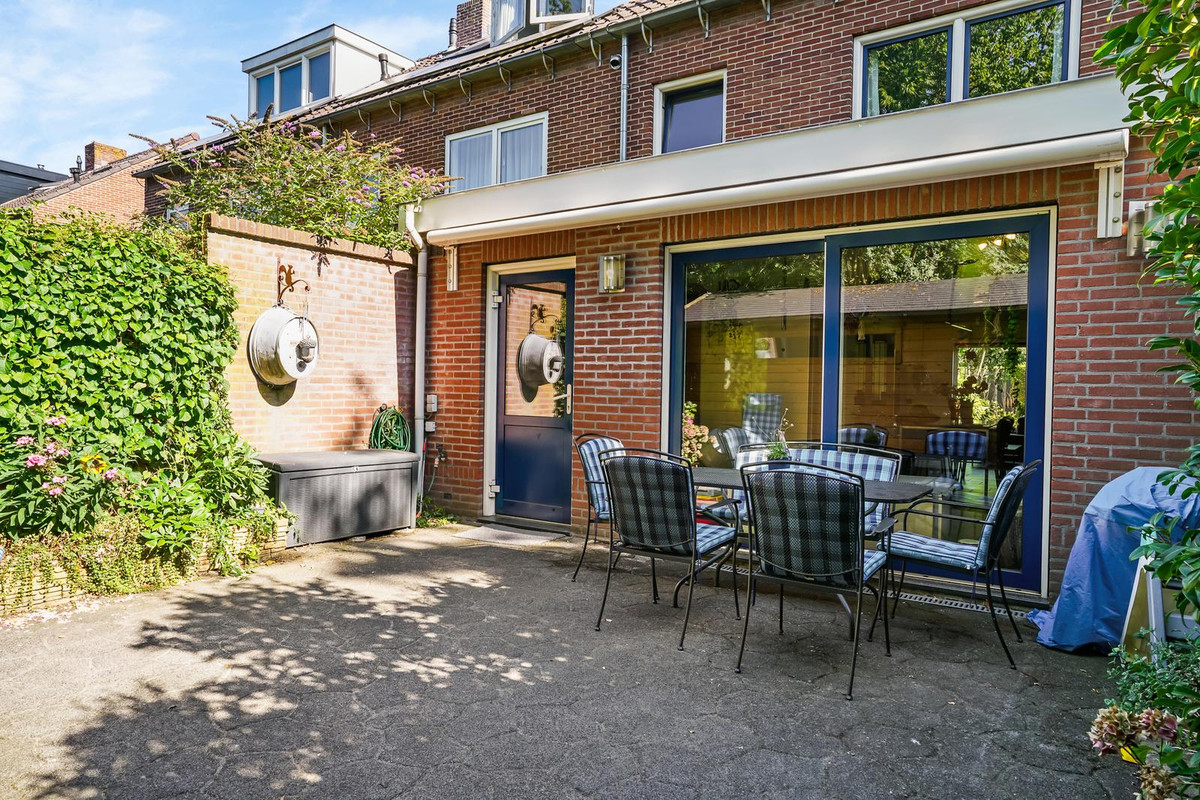 Tussenwoning te koop: De Mamuchetweg 3, De Bilt