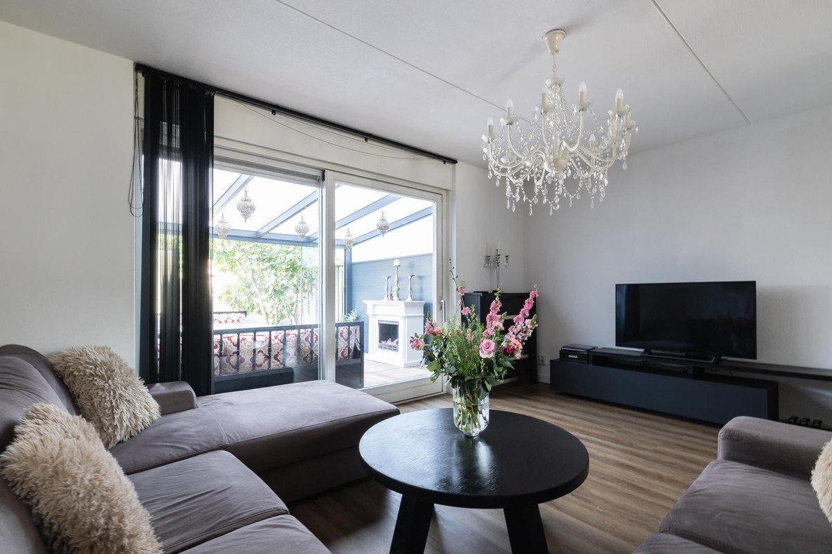 Tussenwoning te koop: Albrecht Dürerweg 92, Almere