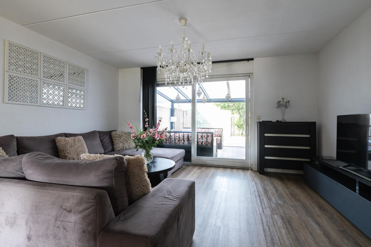 Tussenwoning te koop: Albrecht Dürerweg 92, Almere