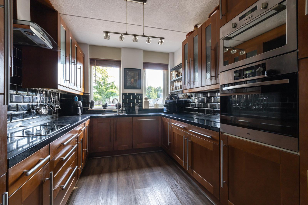Tussenwoning te koop: Albrecht Dürerweg 92, Almere