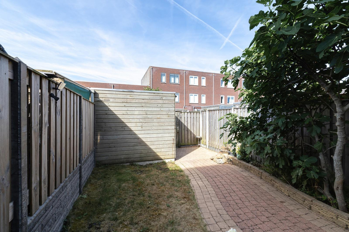 Tussenwoning te koop: Albrecht Dürerweg 92, Almere