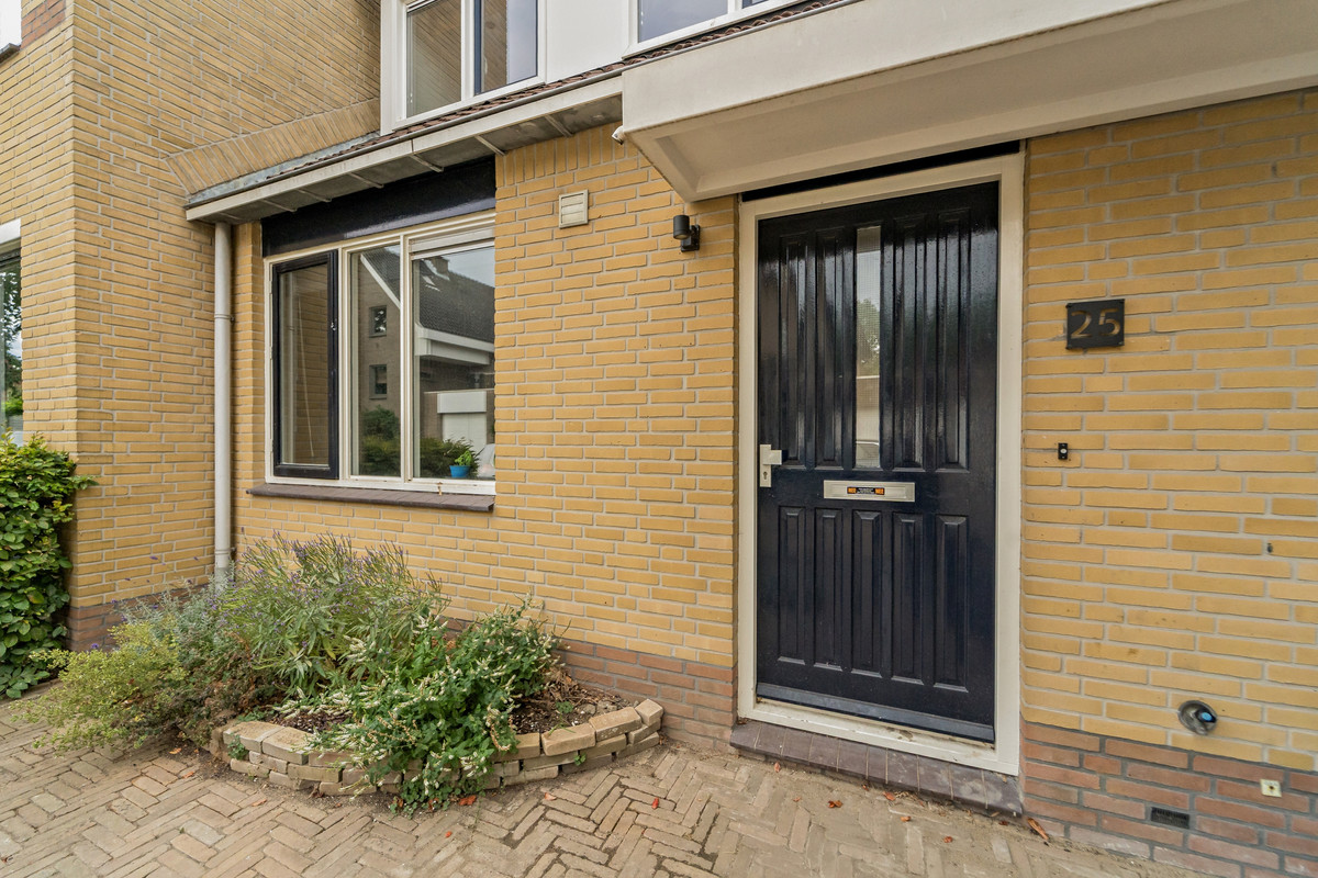 Tussenwoning te koop: Werve 25, Maasland