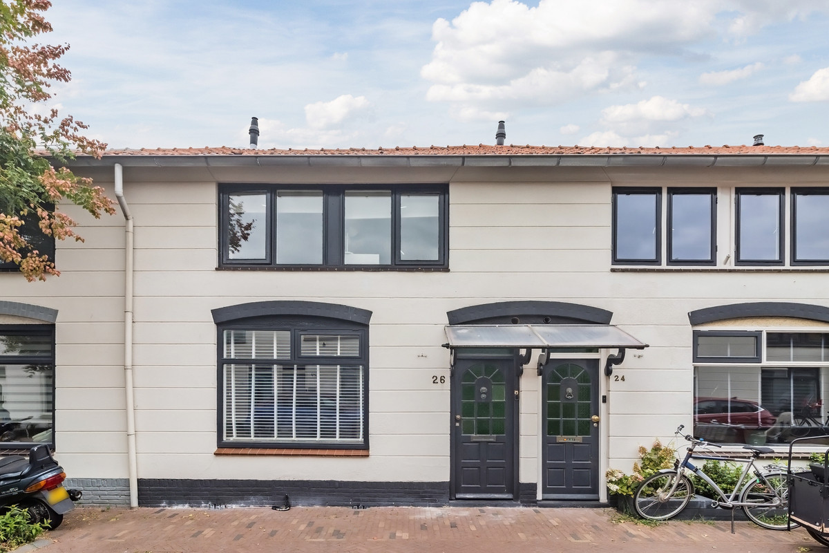 Tussenwoning te koop: Mauritsstraat 26, Alphen Aan Den Rijn