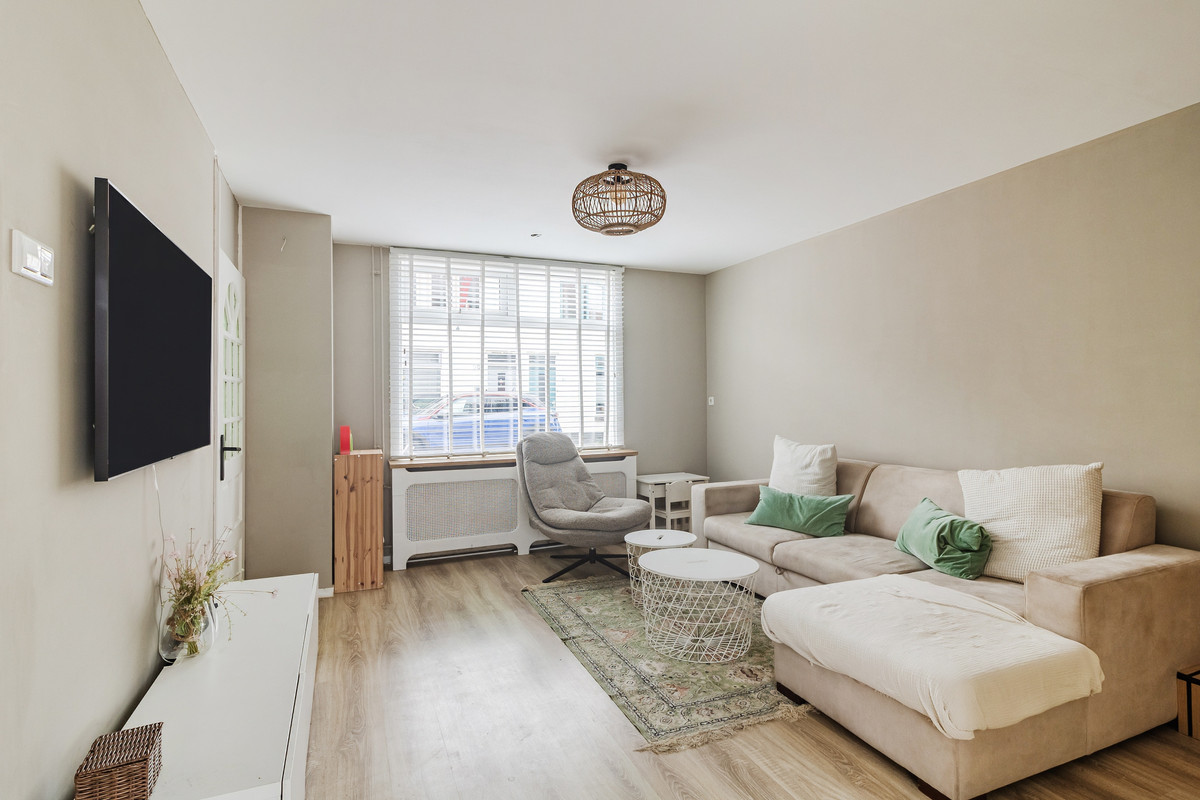 Tussenwoning te koop: Mauritsstraat 26, Alphen Aan Den Rijn