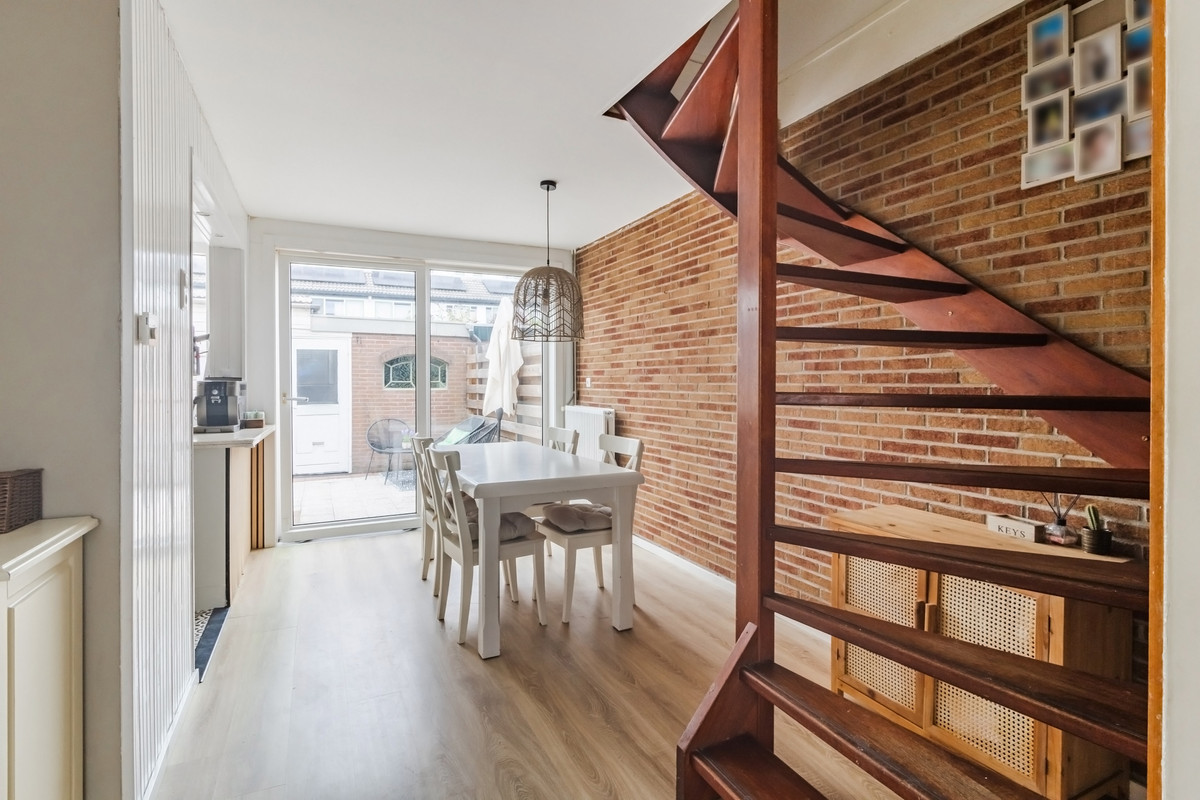 Tussenwoning te koop: Mauritsstraat 26, Alphen Aan Den Rijn
