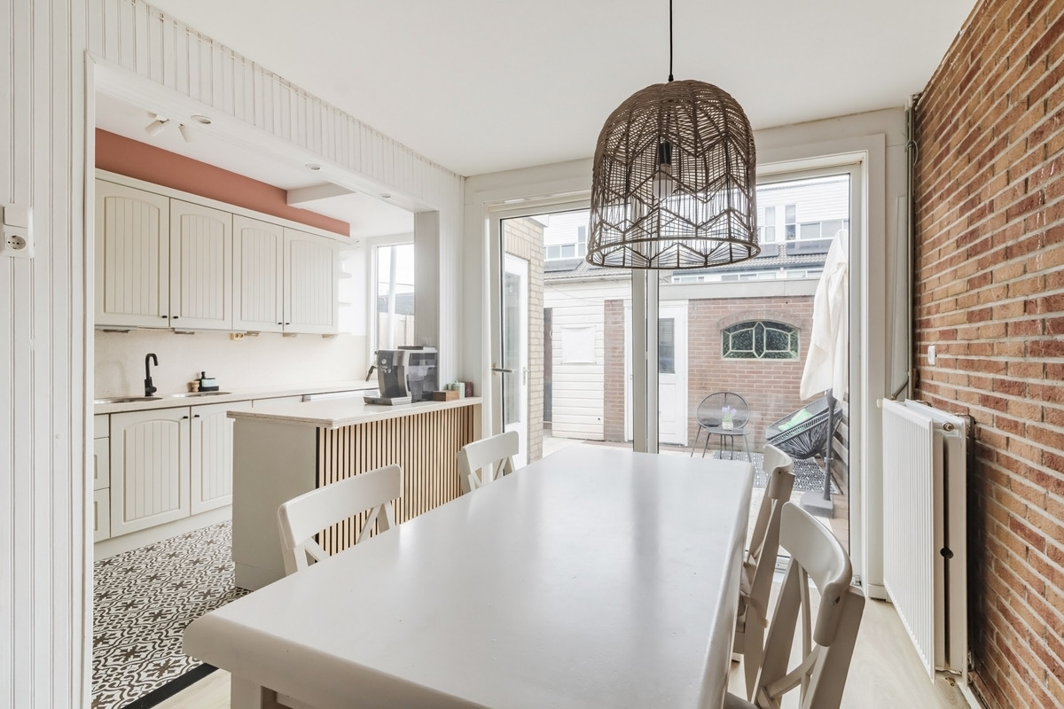 Tussenwoning te koop: Mauritsstraat 26, Alphen Aan Den Rijn