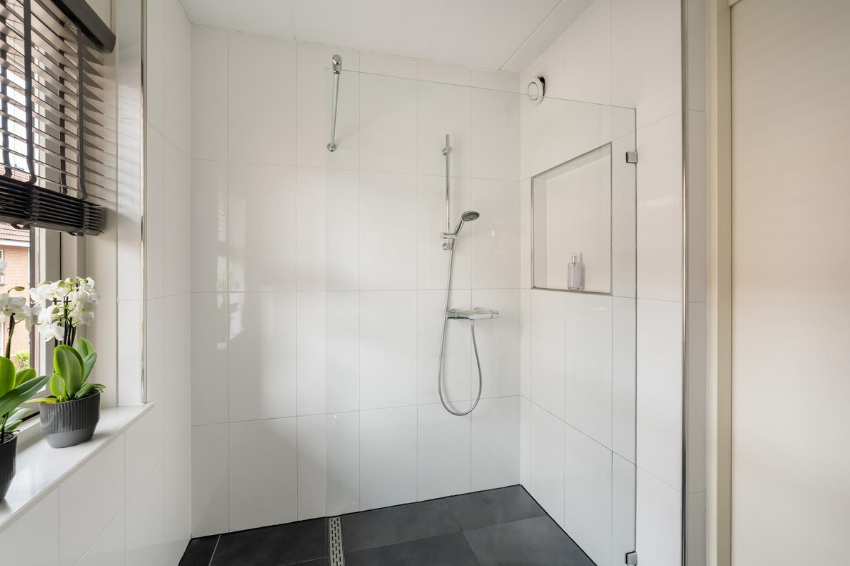 Tussenwoning te koop: Rodium 6, Rhoon