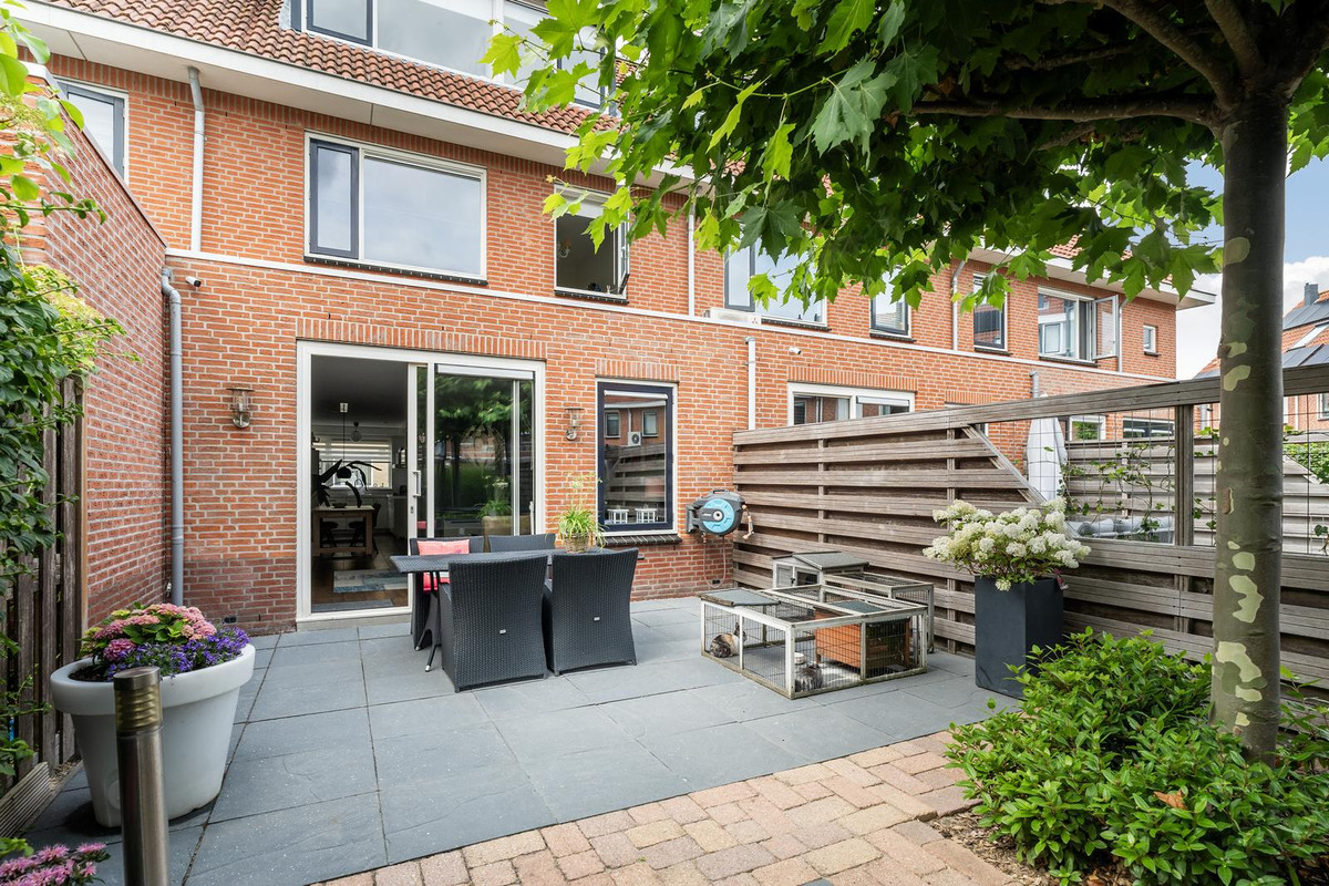 Tussenwoning te koop: Rodium 6, Rhoon