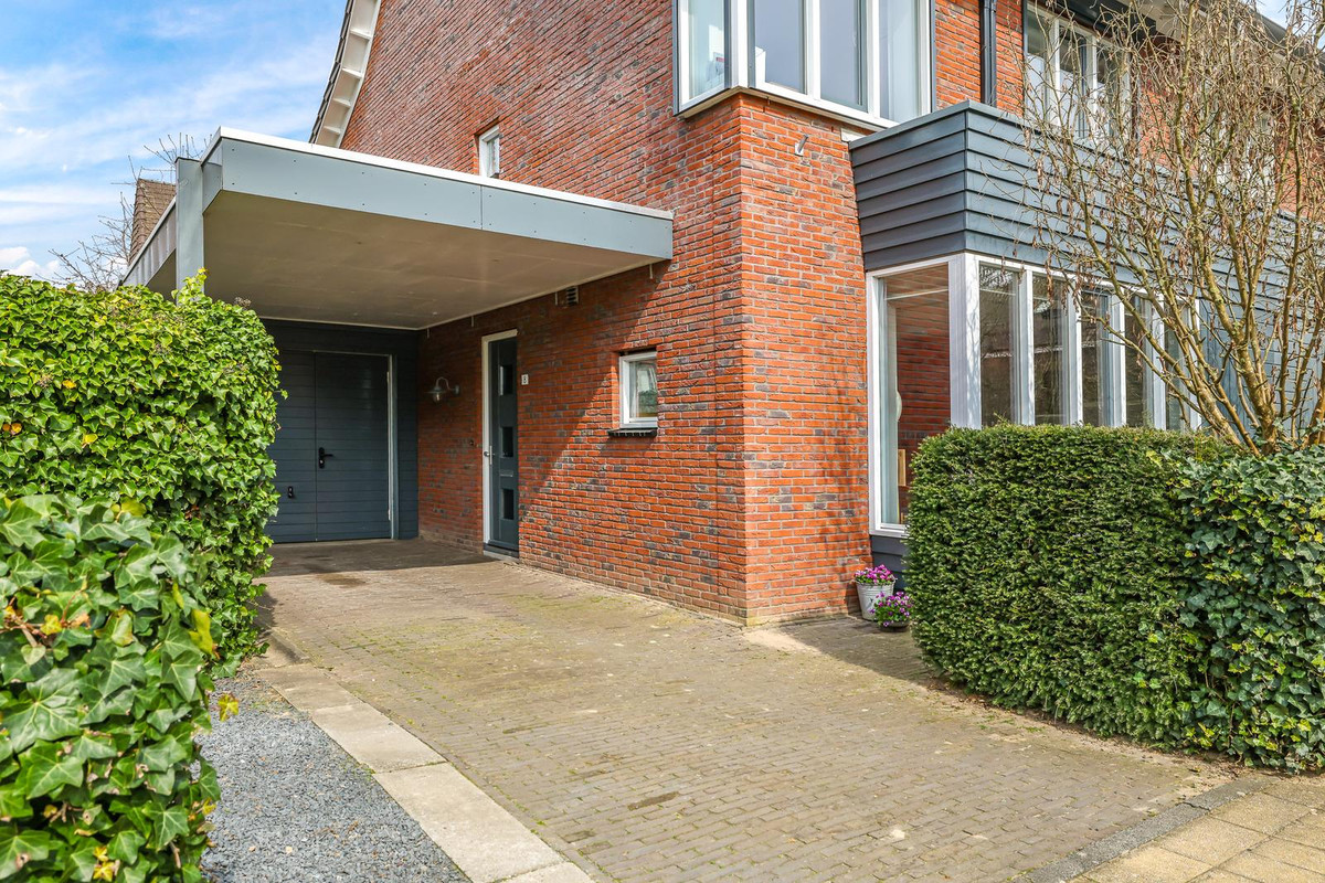 Twee-onder-één-kap te koop: Eldense Blauwe 8, Arnhem