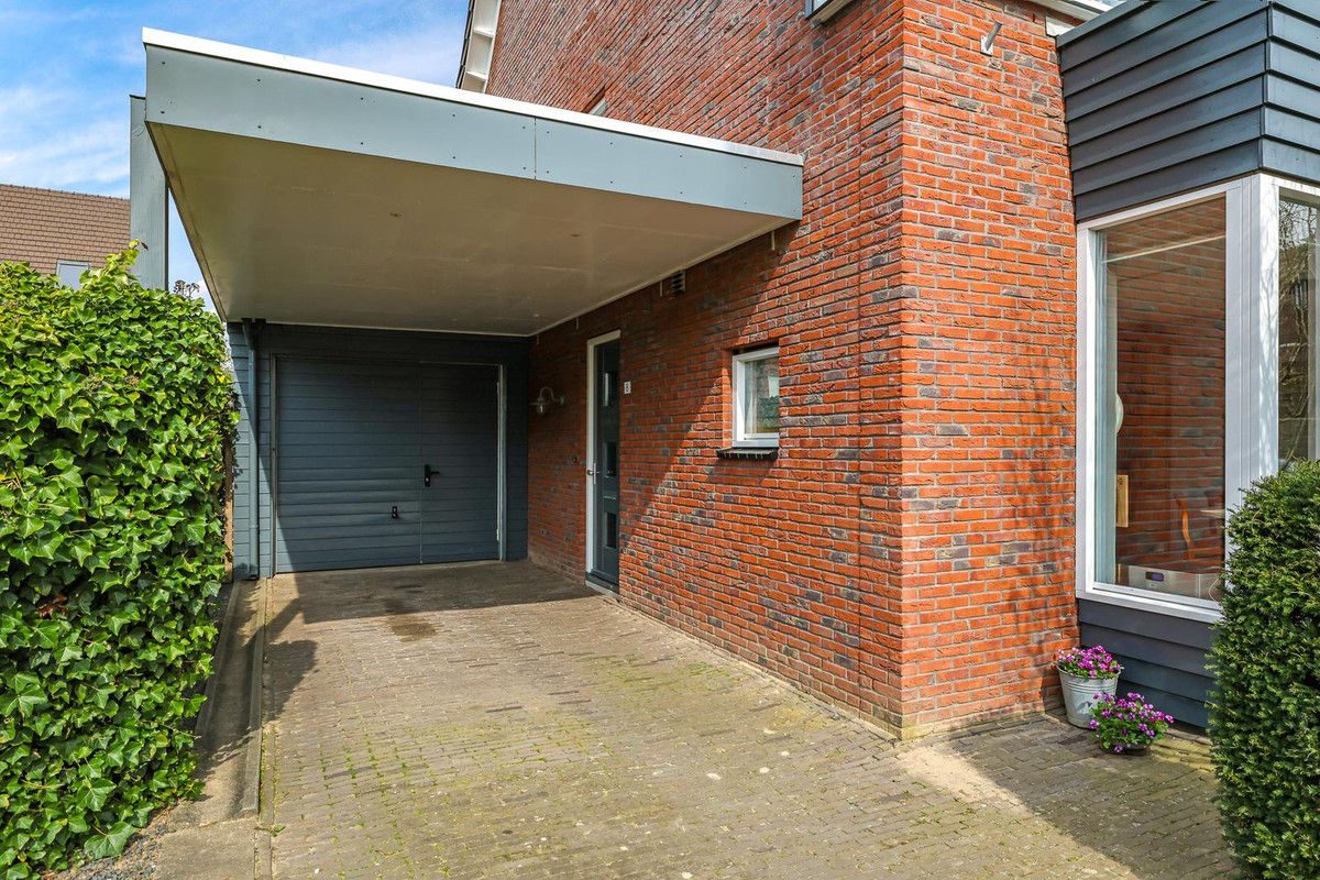 Twee-onder-één-kap te koop: Eldense Blauwe 8, Arnhem