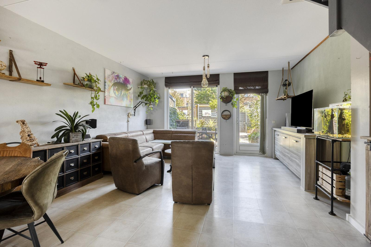 Tussenwoning te koop: Maasstraat 12, Alblasserdam