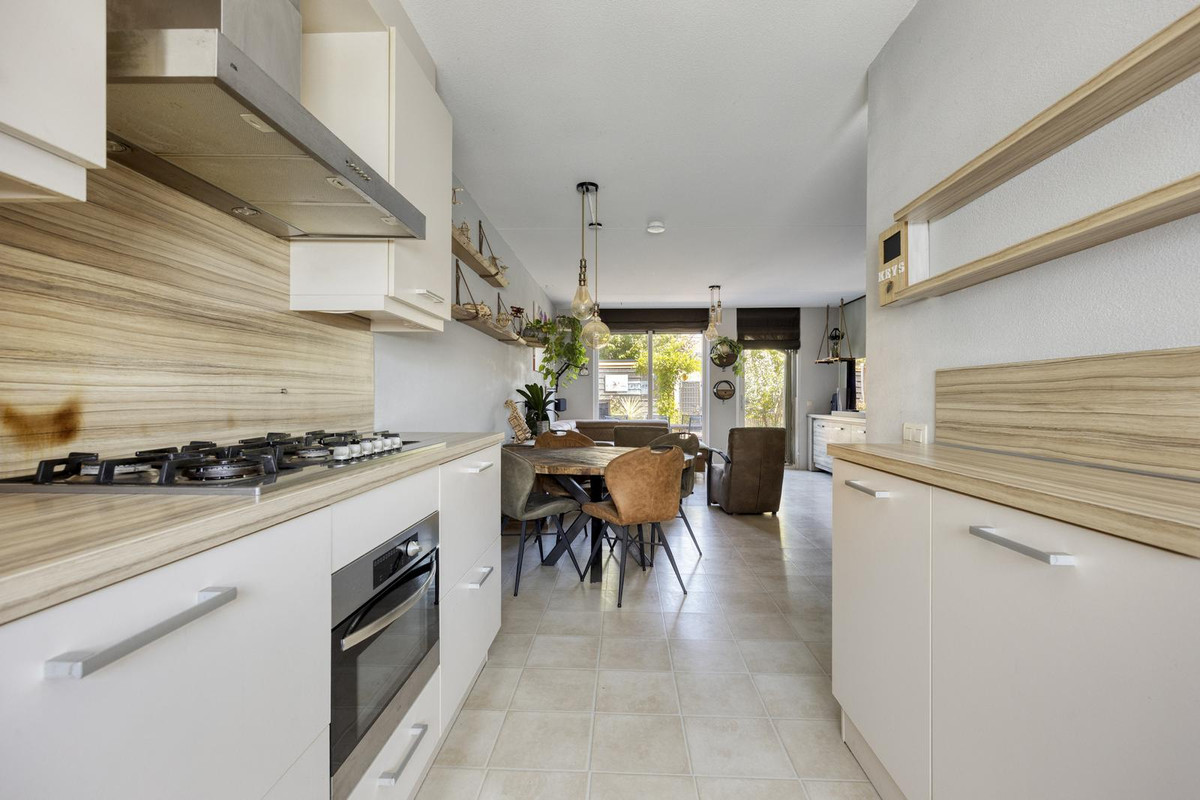 Tussenwoning te koop: Maasstraat 12, Alblasserdam