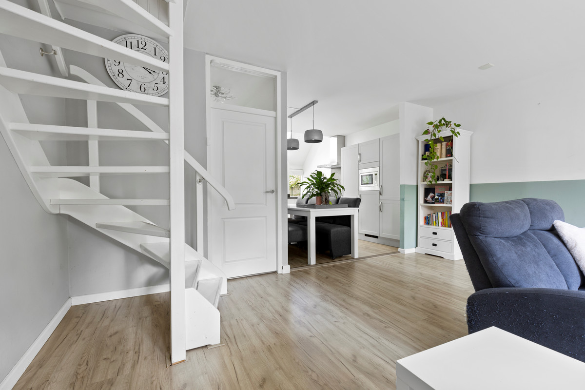 Hoekwoning te koop: Lange Hille 1, Oud-Beijerland