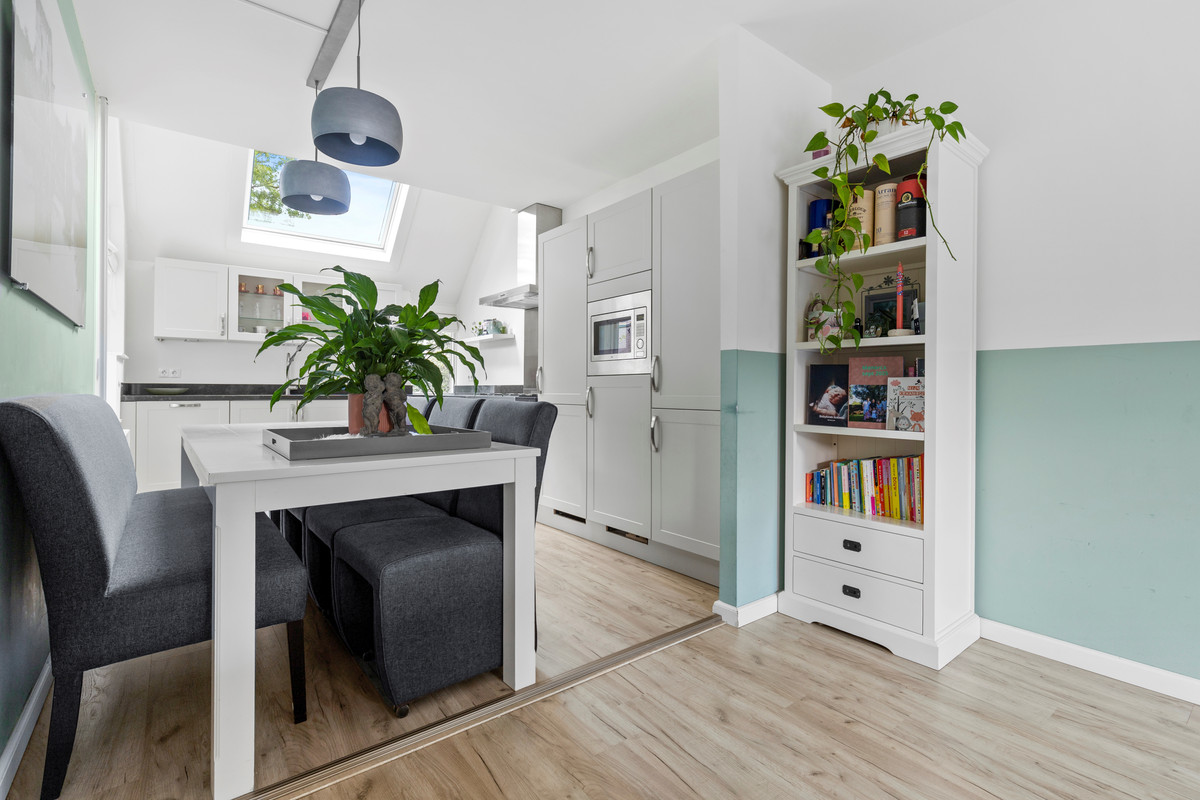 Hoekwoning te koop: Lange Hille 1, Oud-Beijerland