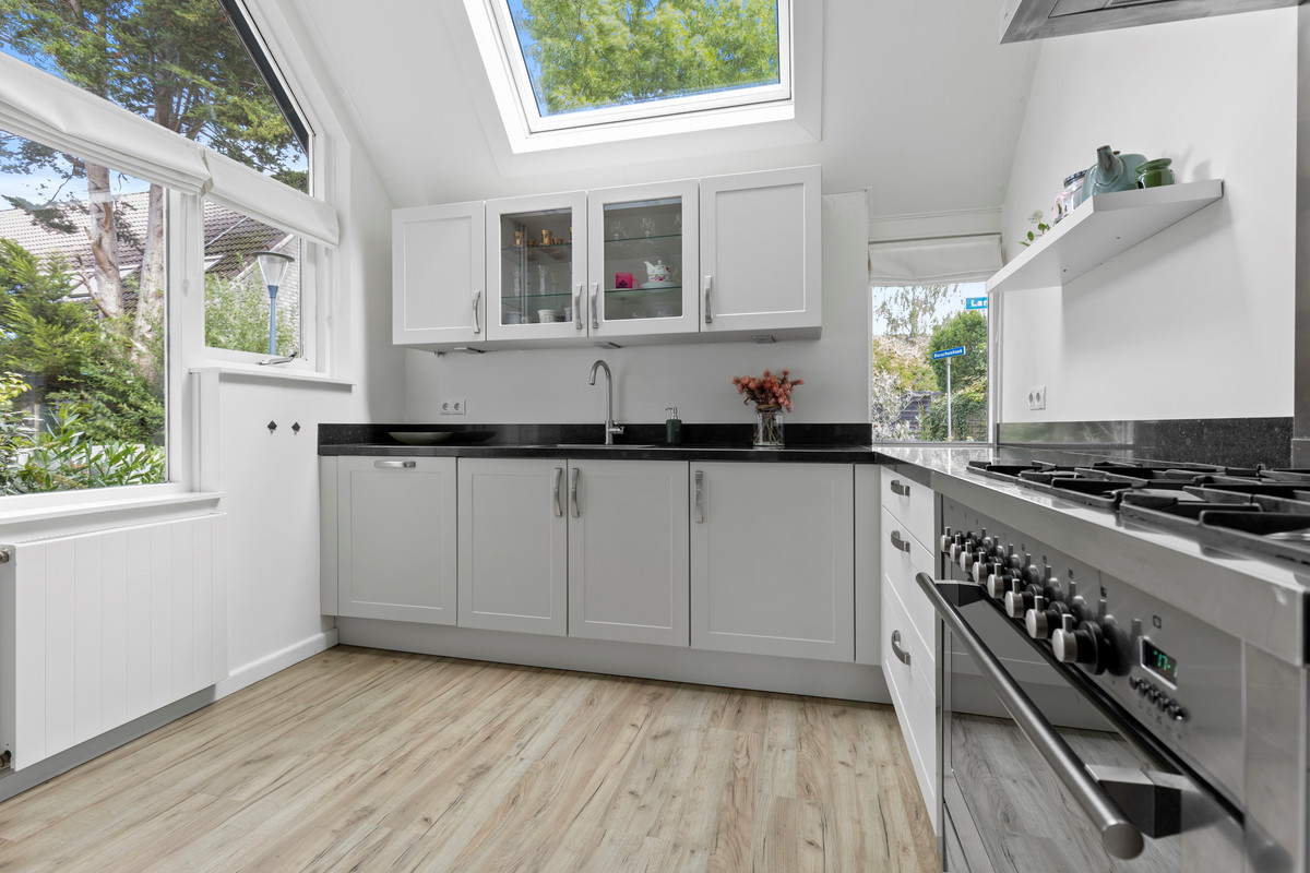 Hoekwoning te koop: Lange Hille 1, Oud-Beijerland