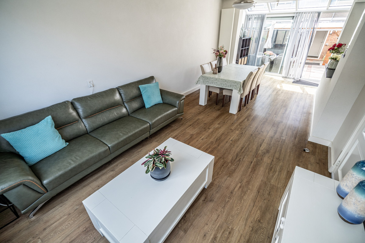 Tussenwoning te koop: Kerklaan 5, Zoeterwoude