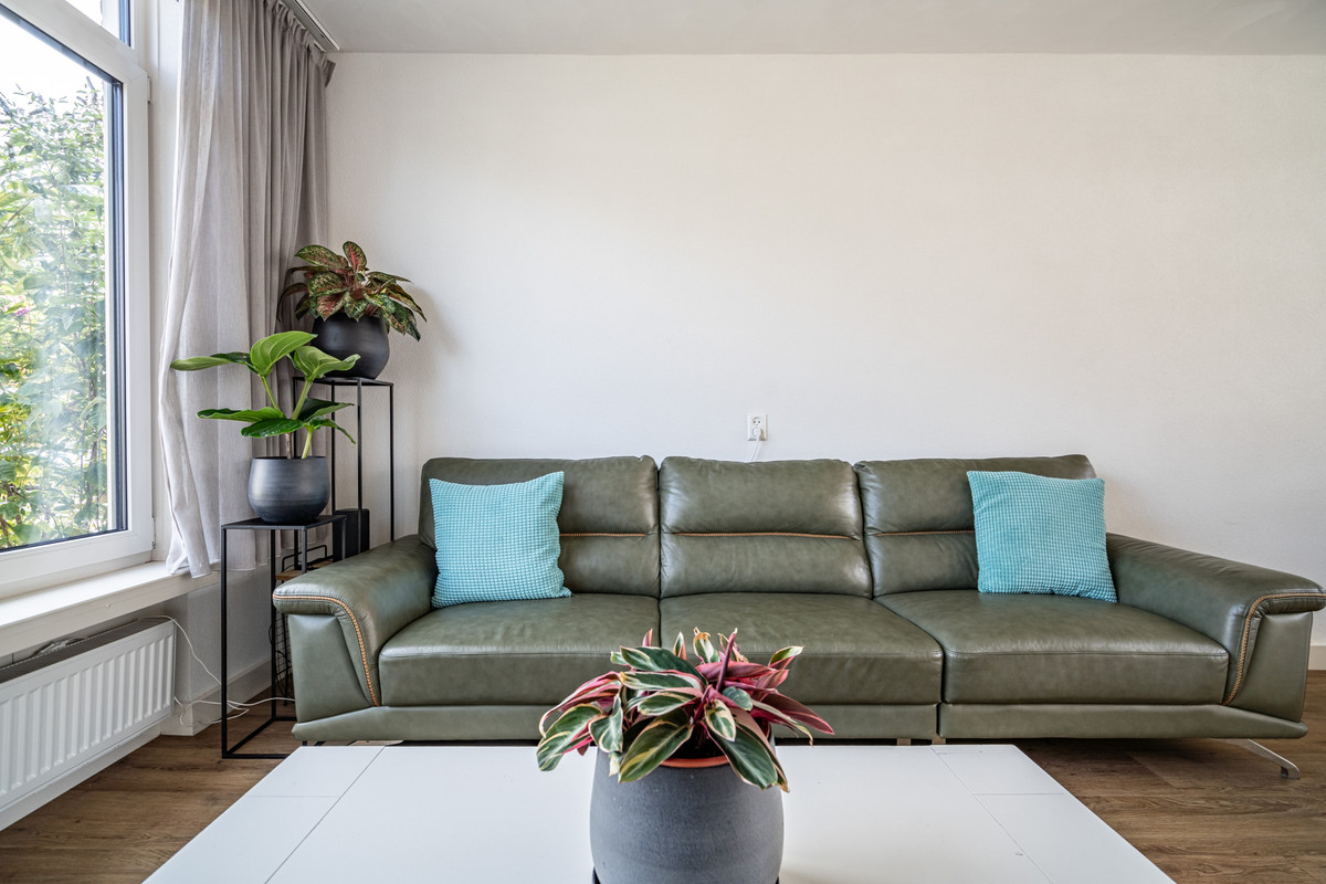 Tussenwoning te koop: Kerklaan 5, Zoeterwoude