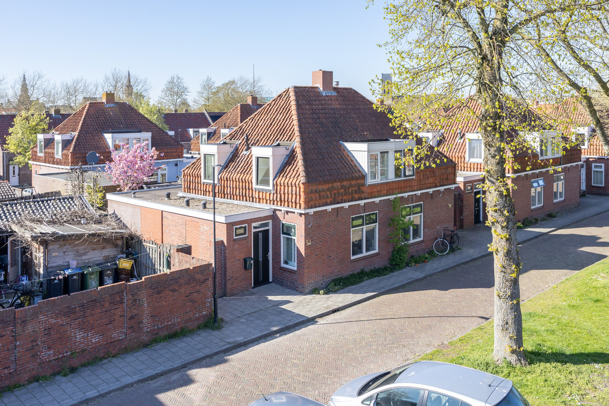 Twee-onder-één-kap te koop: Pater Brugmanstraat 51, Bolsward