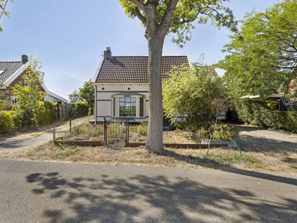 Donkereweg 12