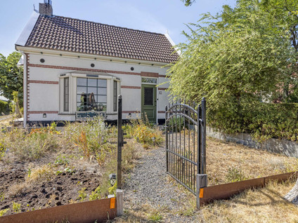Donkereweg 12