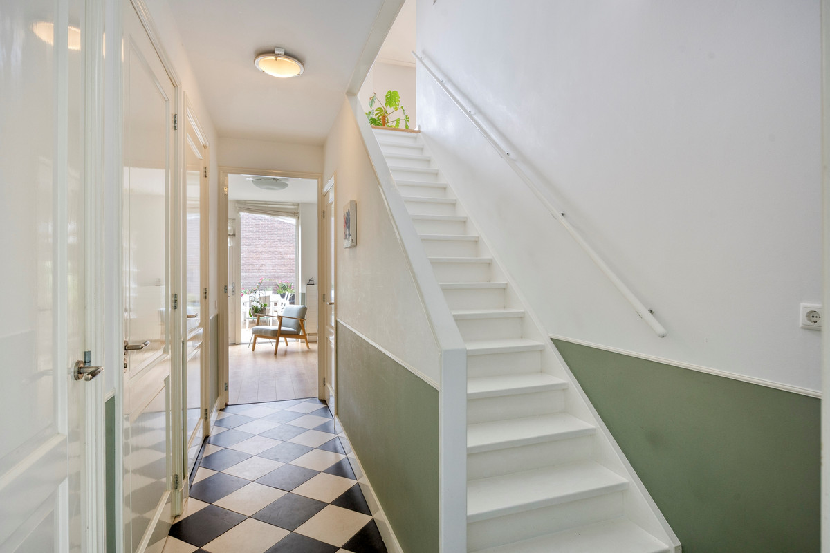 Tussenwoning te koop: Bert Garthoffpad 5, Oegstgeest
