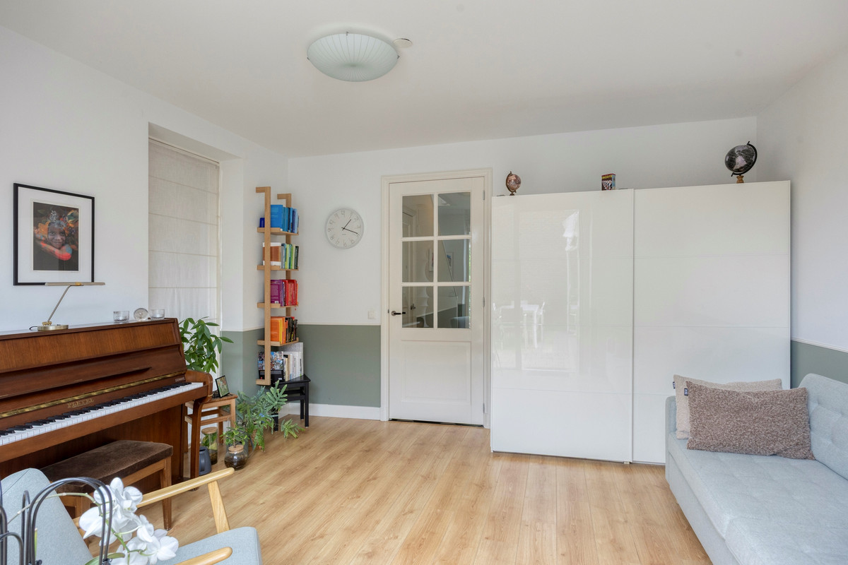 Tussenwoning te koop: Bert Garthoffpad 5, Oegstgeest