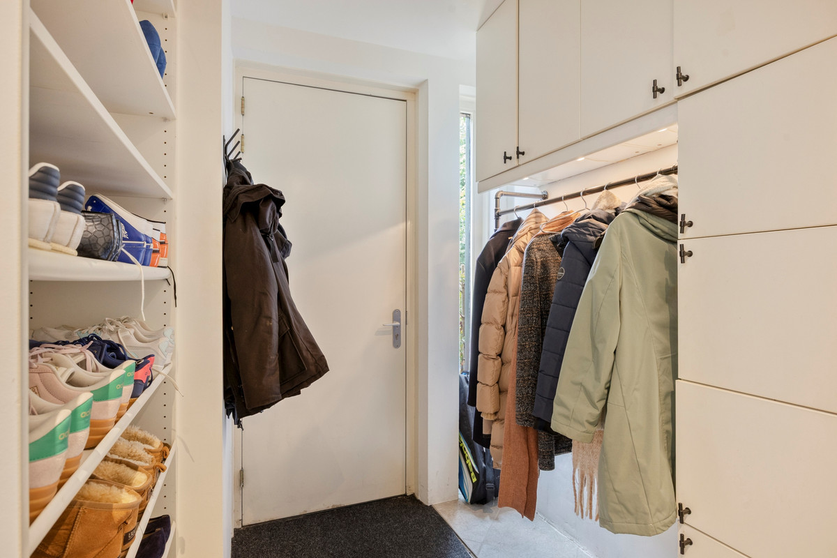 Tussenwoning te koop: Bert Garthoffpad 5, Oegstgeest