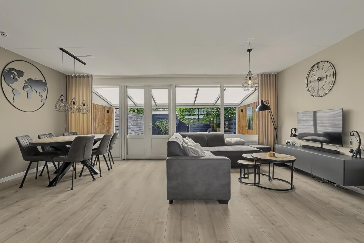 Tussenwoning te koop: Dillenburglaan 53, Goes