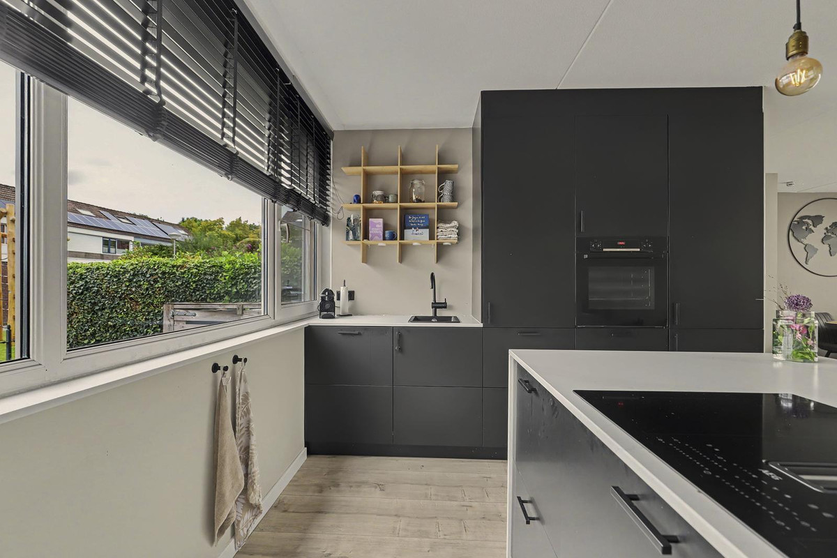 Tussenwoning te koop: Dillenburglaan 53, Goes