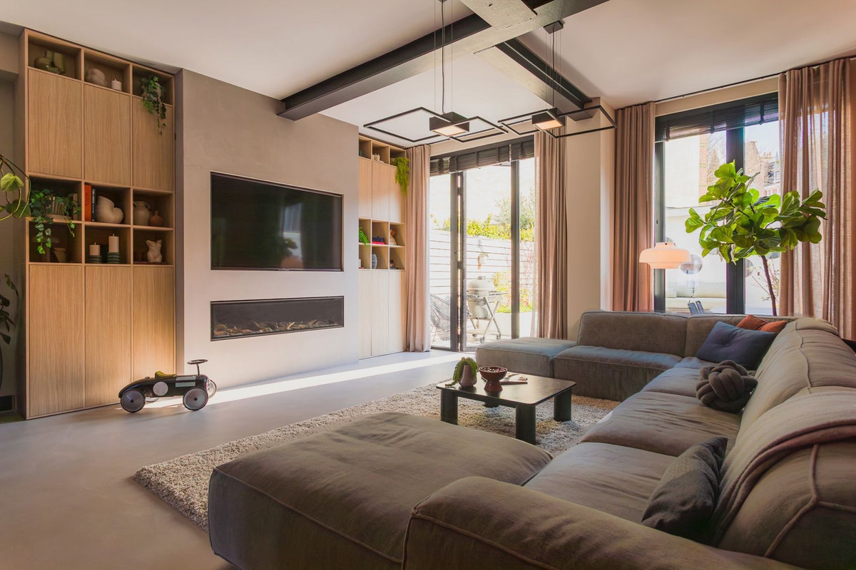 Tussenwoning te koop: Groot Hertoginnelaan 156, 'S-Gravenhage
