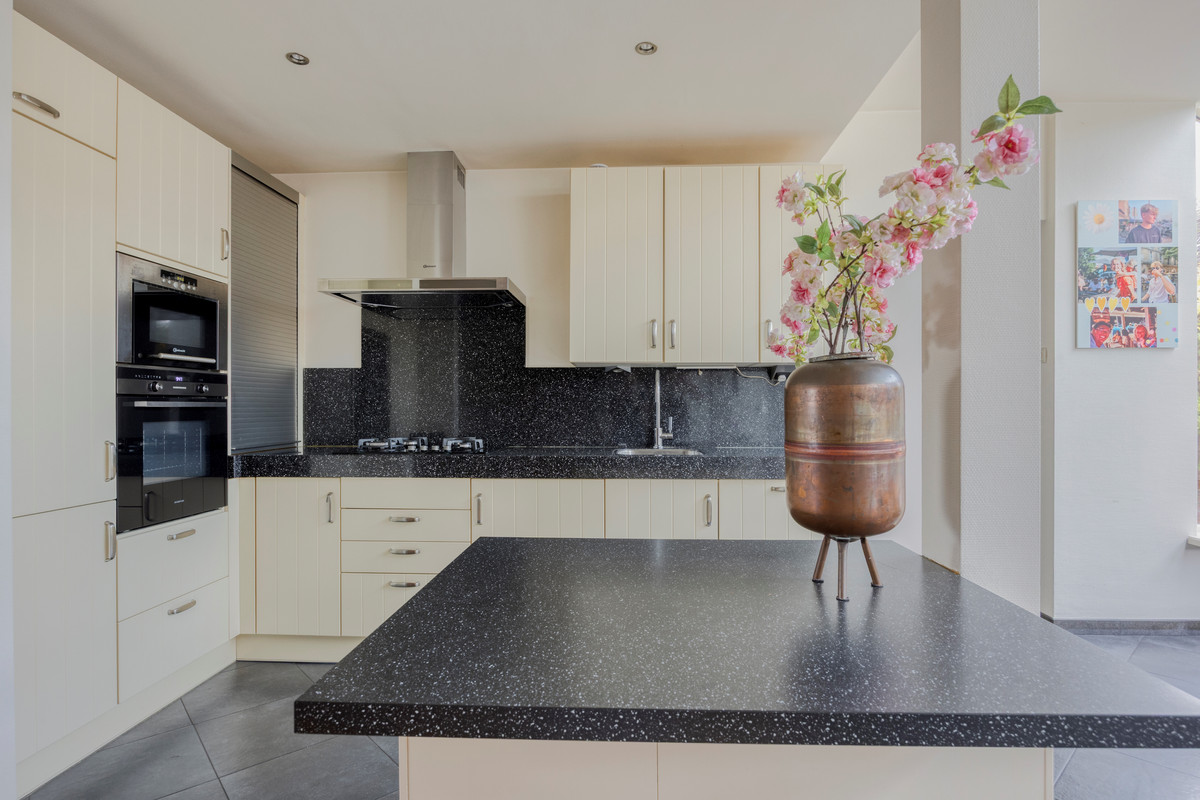 Tussenwoning te koop: Van der Goesstraat 16, Honselersdijk