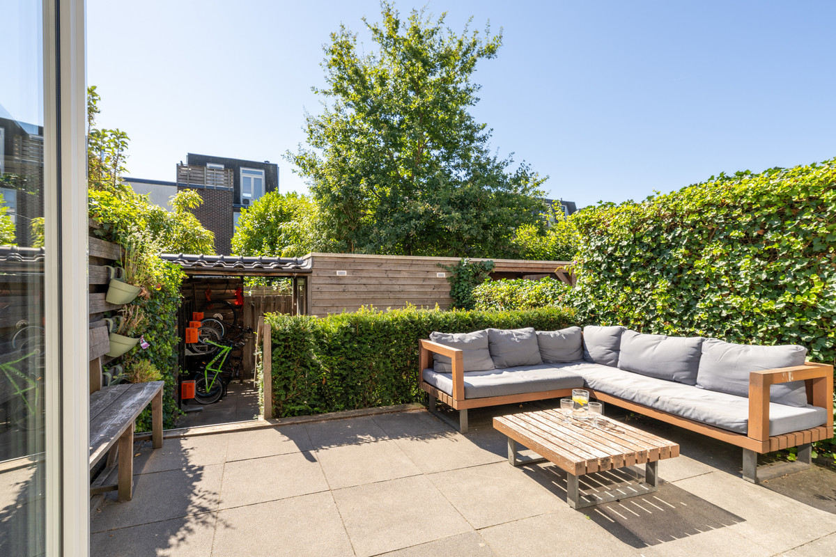 Tussenwoning te koop: Gabriël Metzustraat 13A, Leiden