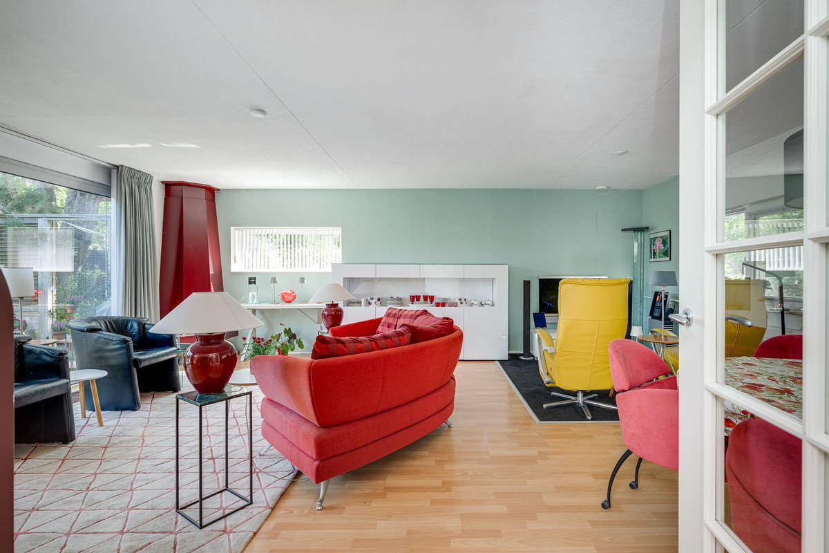 Tussenwoning te koop: Louis Armstronglaan 24, Leiden