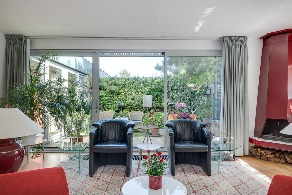 Tussenwoning te koop: Louis Armstronglaan 24, Leiden